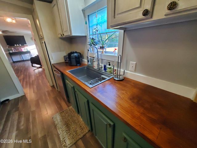 3984 Pocosin Road, Lake Waccamaw, NC 28450