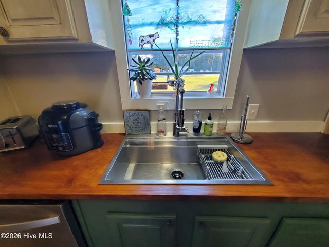 3984 Pocosin Road, Lake Waccamaw, NC 28450