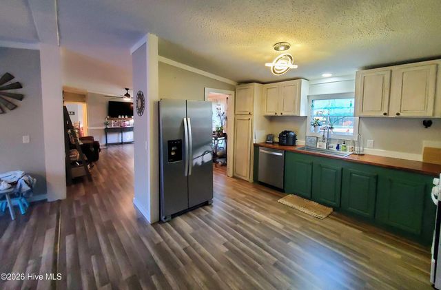 3984 Pocosin Road, Lake Waccamaw, NC 28450