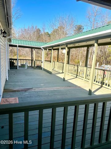 3984 Pocosin Road, Lake Waccamaw, NC 28450