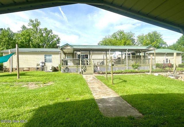 3984 Pocosin Road, Lake Waccamaw, NC 28450