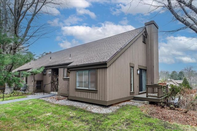 487 Heritage Village B, Southbury, CT 06488