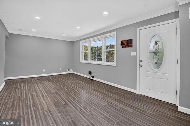 708 1ST ST, Rockville, MD 20851