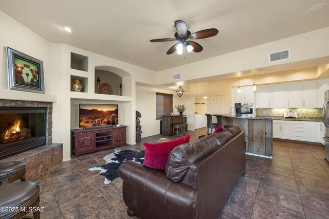 13803 E Sage Hills Drive, Vail, AZ 85641
