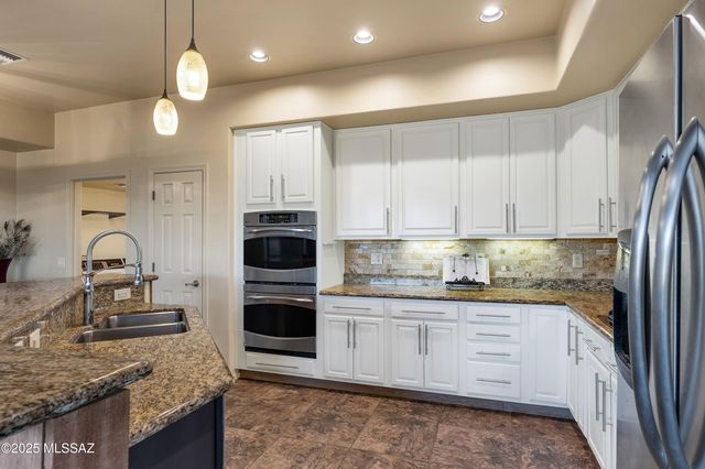 13803 E Sage Hills Drive, Vail, AZ 85641