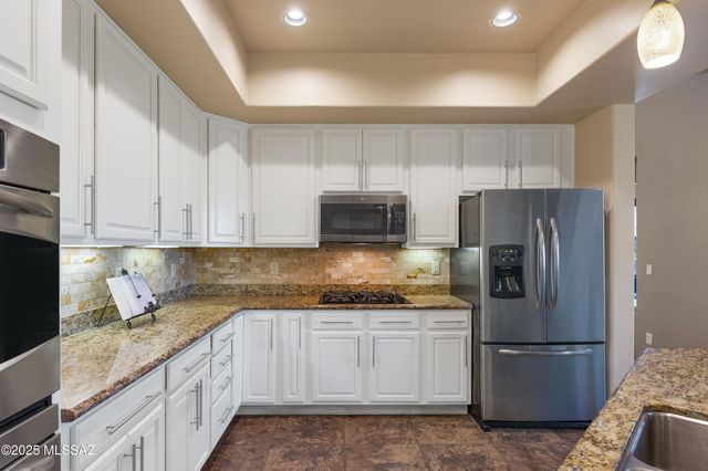 13803 E Sage Hills Drive, Vail, AZ 85641