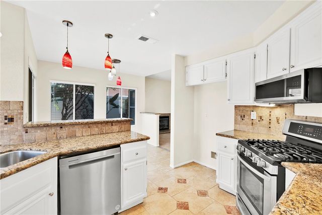 39909 Via Castana, Murrieta, CA 92563