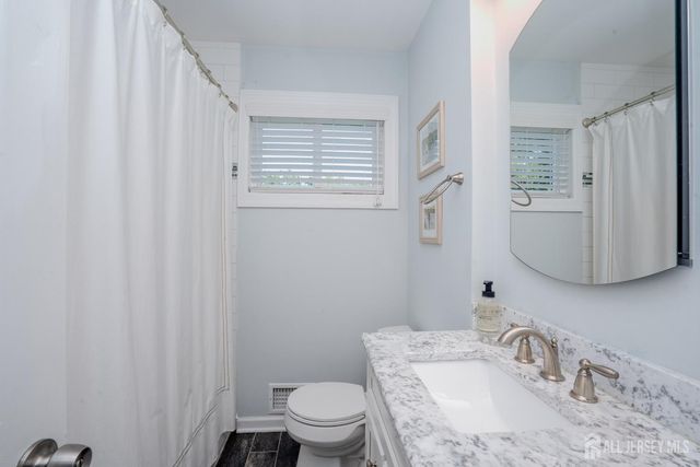 21 Inwood Drive, East Brunswick, NJ 08816