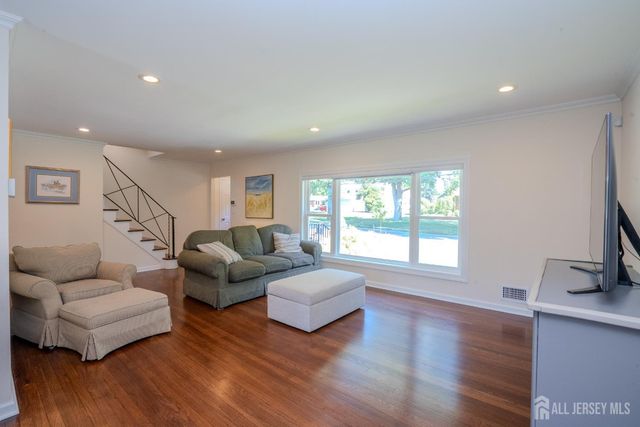 21 Inwood Drive, East Brunswick, NJ 08816