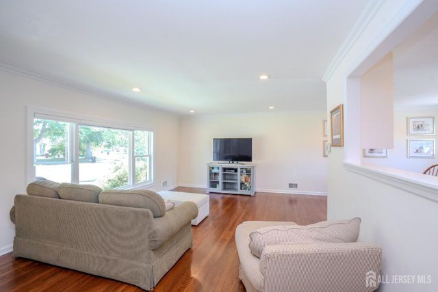 21 Inwood Drive, East Brunswick, NJ 08816