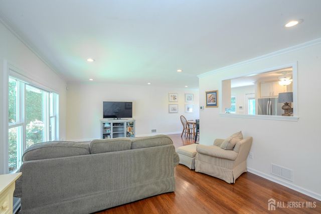 21 Inwood Drive, East Brunswick, NJ 08816