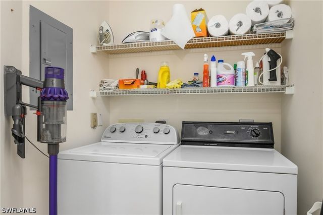 7754 Emerald CIR T202, Naples, FL 34109