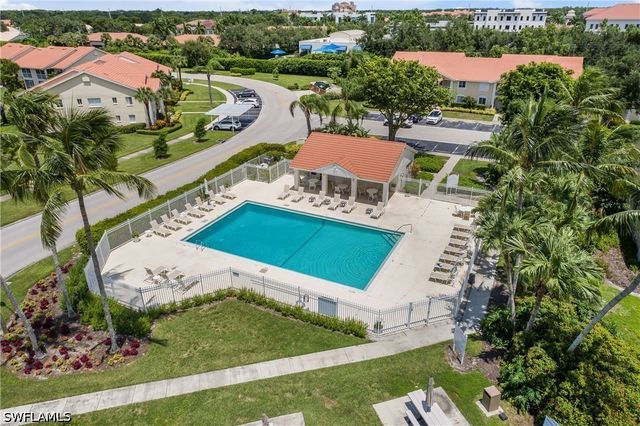 7754 Emerald CIR T202, Naples, FL 34109
