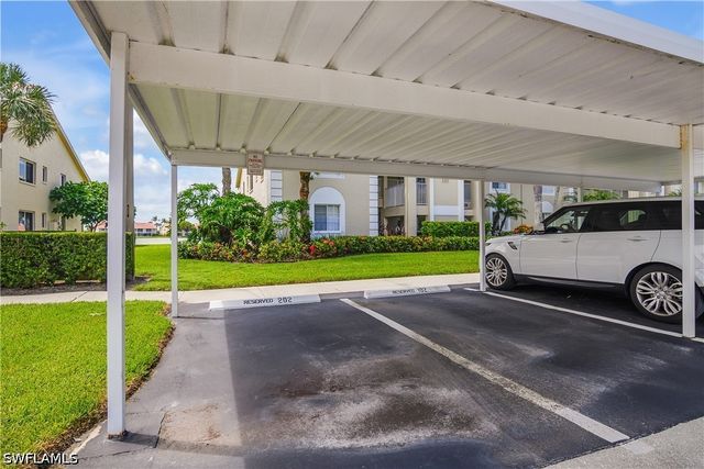 7754 Emerald CIR T202, Naples, FL 34109