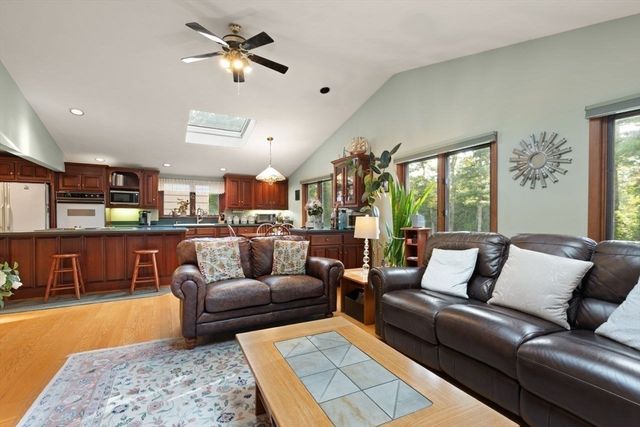 39 Austin Rd, Sudbury, MA 01776