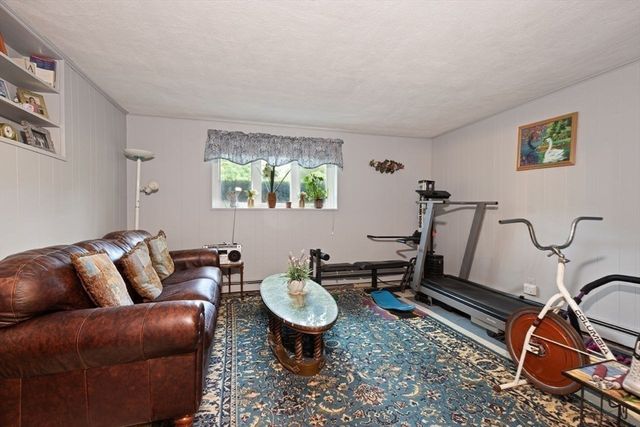 39 Austin Rd, Sudbury, MA 01776