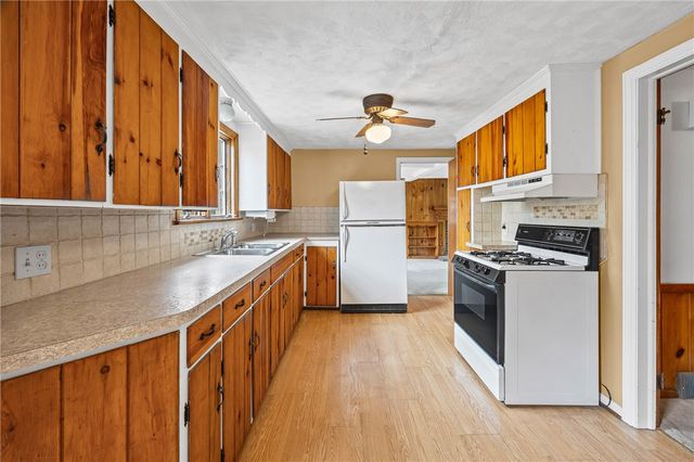 2866 Saint Paul Blvd, Irondequoit, NY 14617