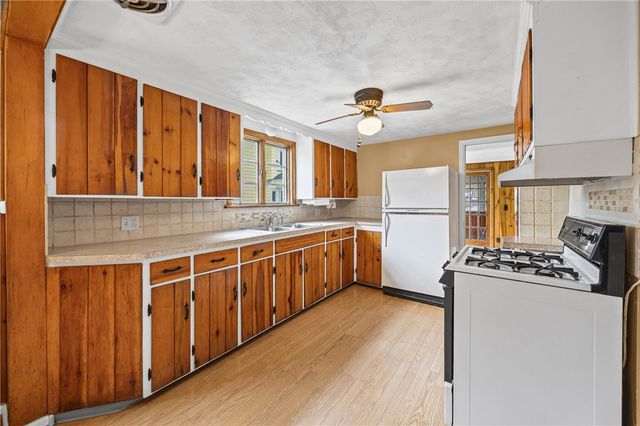 2866 Saint Paul Blvd, Irondequoit, NY 14617