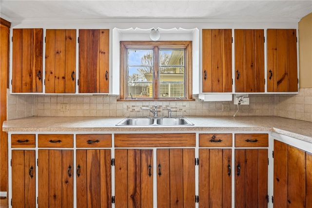 2866 Saint Paul Blvd, Irondequoit, NY 14617