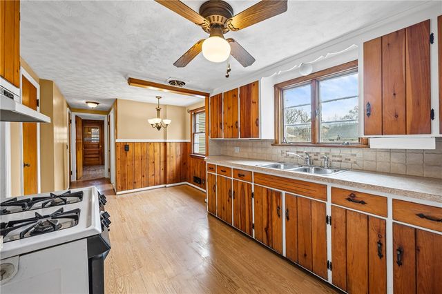 2866 Saint Paul Blvd, Irondequoit, NY 14617