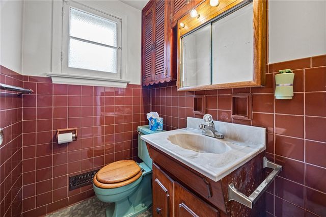 2866 Saint Paul Blvd, Irondequoit, NY 14617