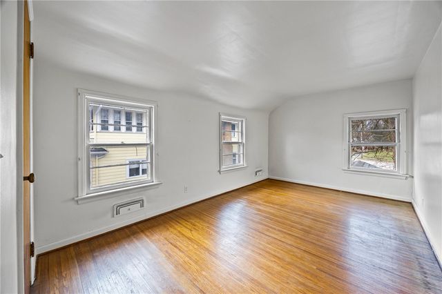 2866 Saint Paul Blvd, Irondequoit, NY 14617