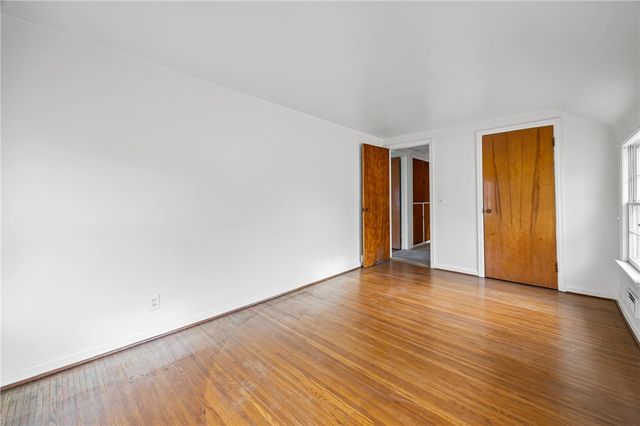 2866 Saint Paul Blvd, Irondequoit, NY 14617