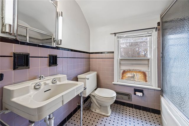 2866 Saint Paul Blvd, Irondequoit, NY 14617