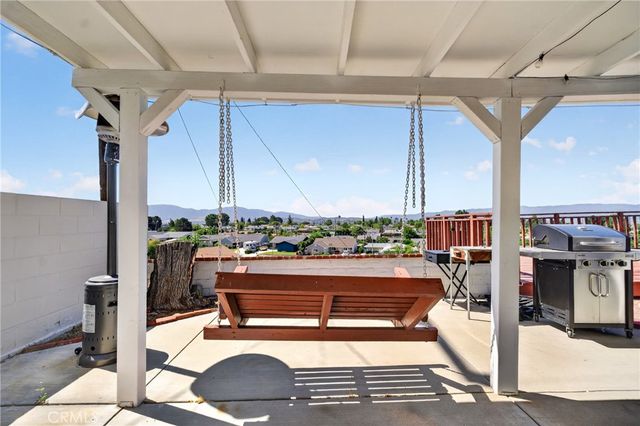 19820 Merryhill, Canyon Country, CA 91351