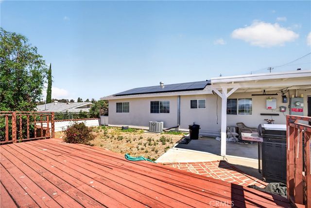 19820 Merryhill, Canyon Country, CA 91351