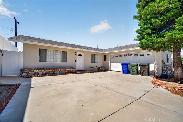 19820 Merryhill, Canyon Country, CA 91351