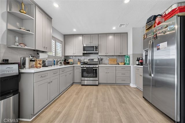 19820 Merryhill, Canyon Country, CA 91351