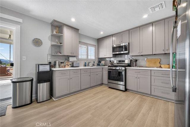 19820 Merryhill, Canyon Country, CA 91351
