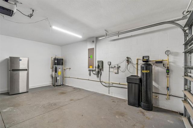 6736 PINE SPRINGS DRIVE, Wesley Chapel, FL 33545