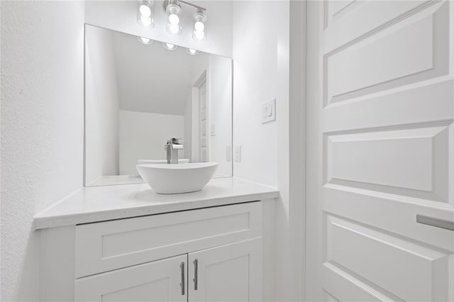 3330 Francis Street, Houston, TX 77004