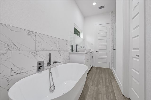 3330 Francis Street, Houston, TX 77004