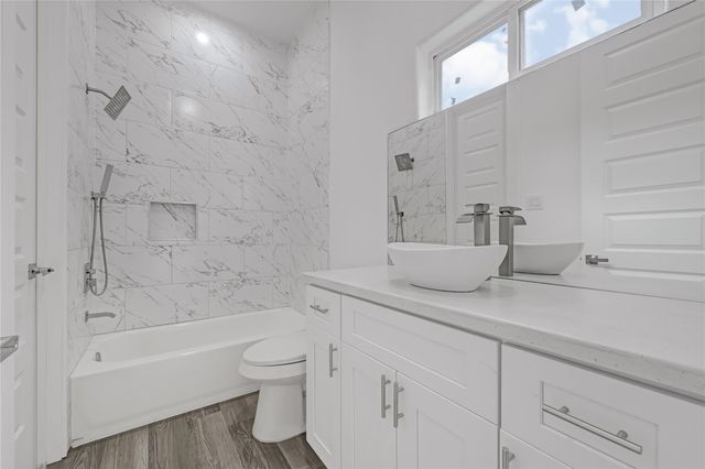 3330 Francis Street, Houston, TX 77004
