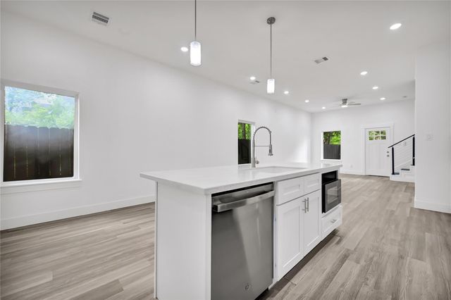 3330 Francis Street, Houston, TX 77004