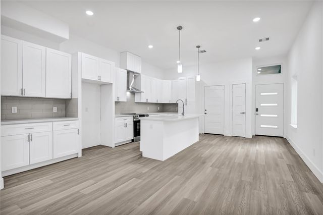 3330 Francis Street, Houston, TX 77004