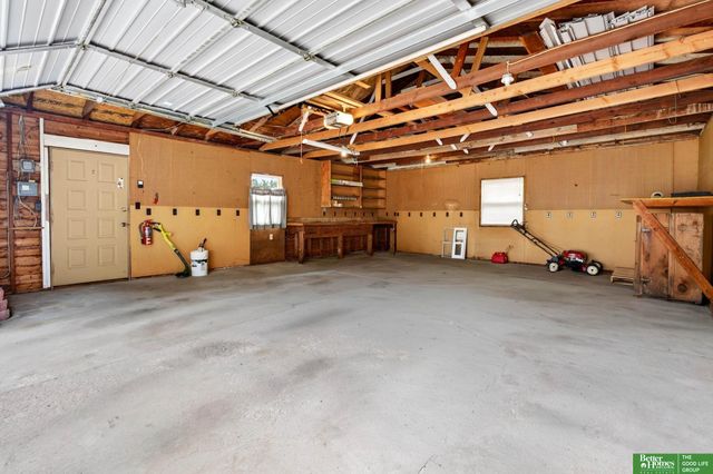 3414 S 121st Street, Omaha, NE 68144