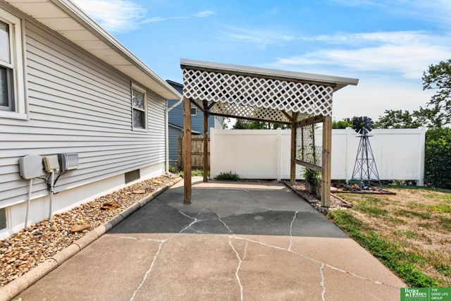 3414 S 121st Street, Omaha, NE 68144