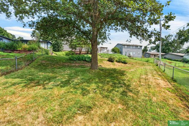 3414 S 121st Street, Omaha, NE 68144