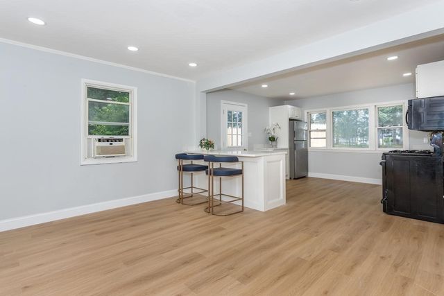 20 Rayburn Rd 1, Stoughton, MA 02072