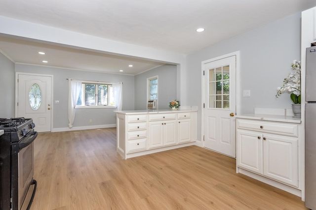 20 Rayburn Rd 1, Stoughton, MA 02072