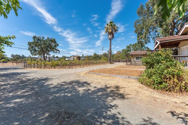1795 Lovall Valley Rd, Sonoma, CA 95476