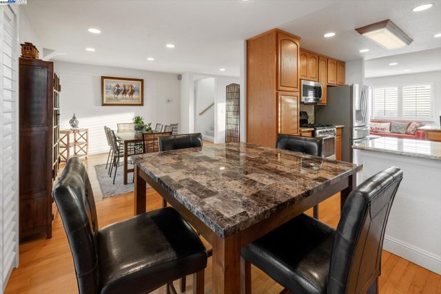 1564 Santa Clara St, Richmond, CA 94804