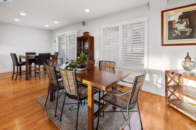 1564 Santa Clara St, Richmond, CA 94804