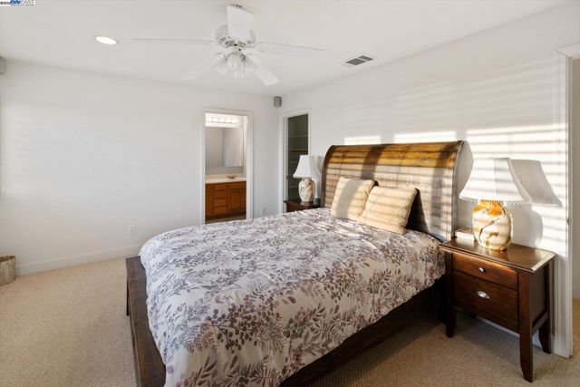 1564 Santa Clara St, Richmond, CA 94804