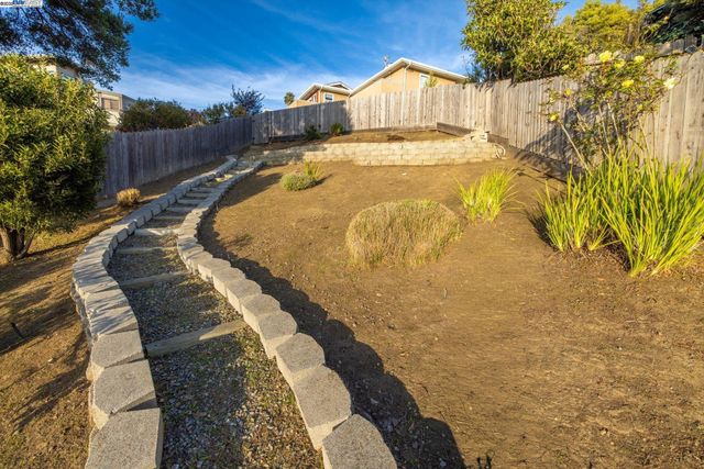 1564 Santa Clara St, Richmond, CA 94804