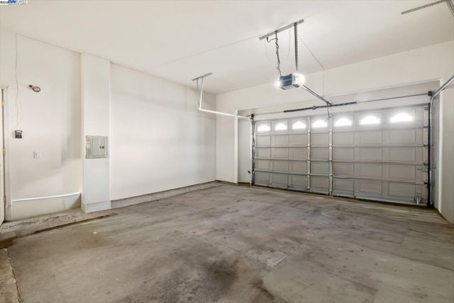 1564 Santa Clara St, Richmond, CA 94804